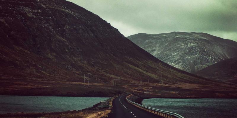 Zombie怎么用:从恐怖元素到末日叙事的深度解析