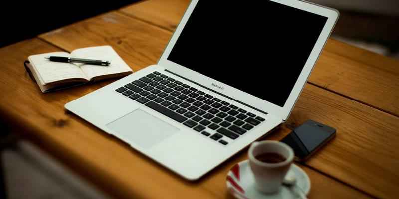 从《行尸走肉》到《僵尸世界大战》：电影与新闻中的僵尸末世建筑学