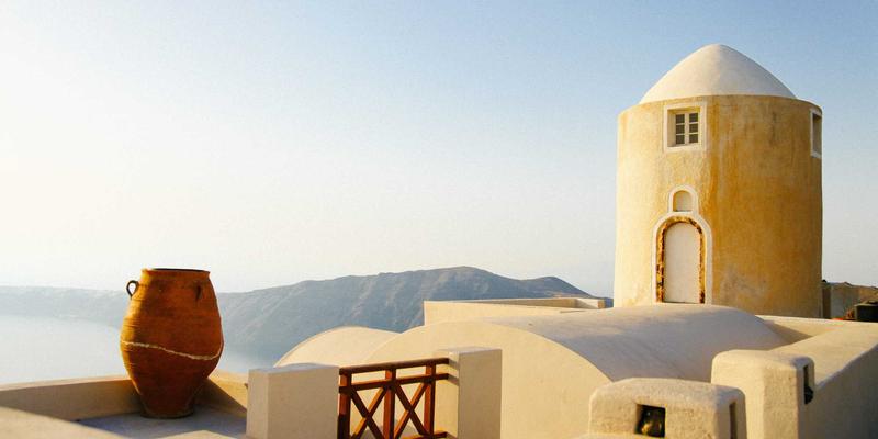 恐惧的神经科学：僵尸电影如何揭示大脑功能损伤与群体行为之谜